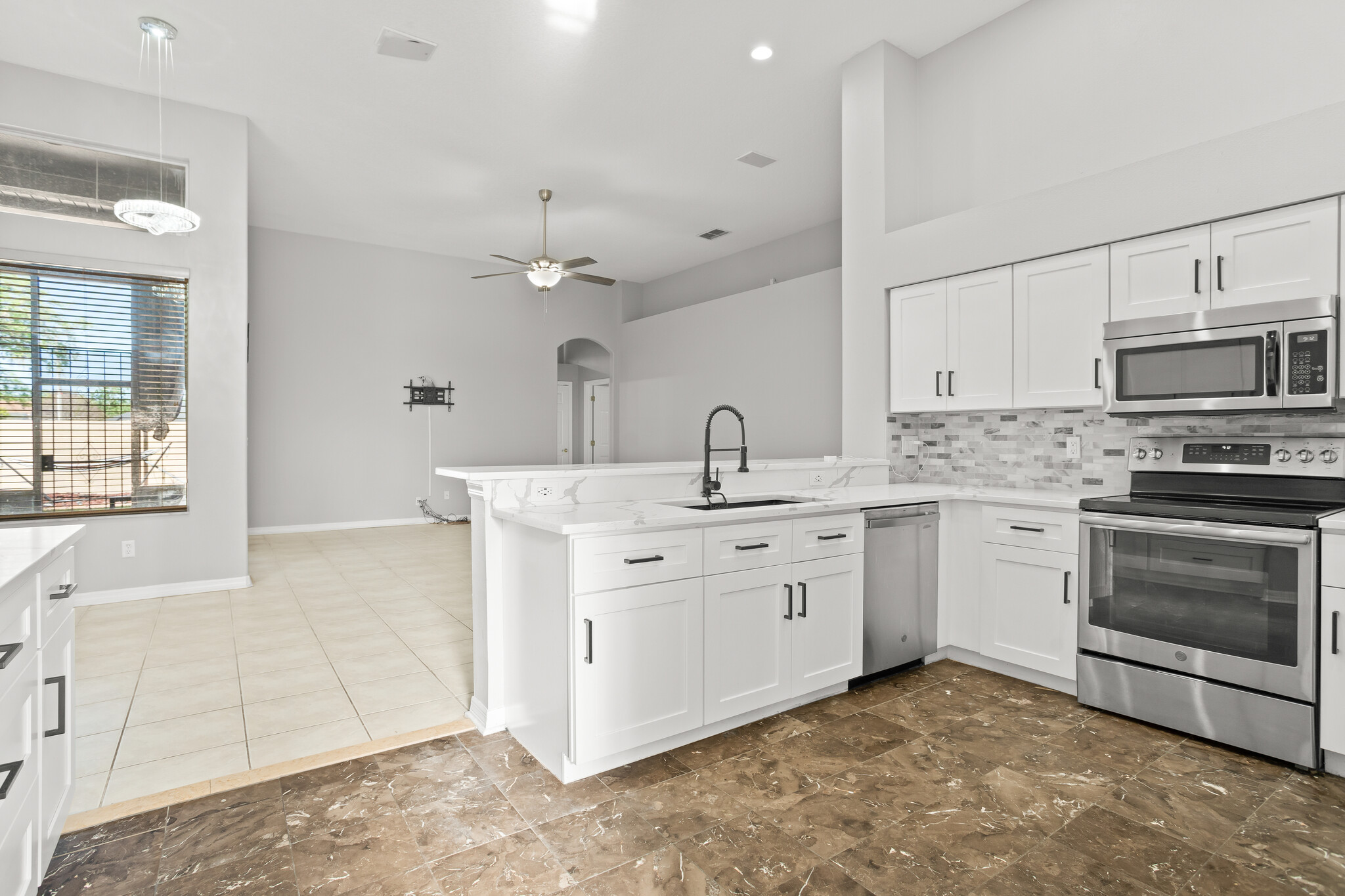 Building Photo - 2810 University Acres Dr