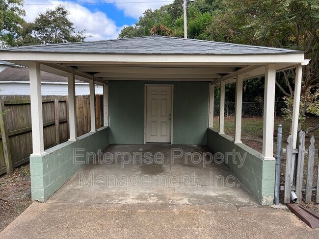 Building Photo - 2018 Felix Ave