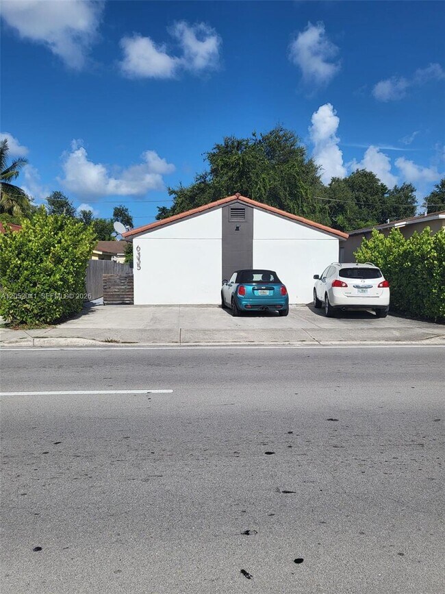 Building Photo - 6335 N Miami Ave