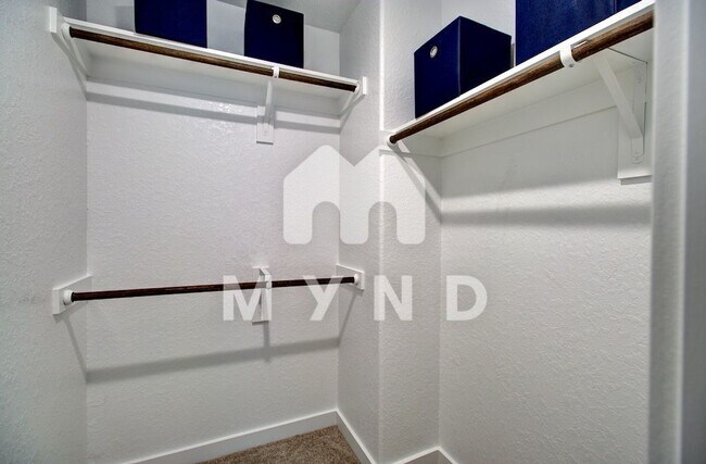 Building Photo - 888 Casina Cir