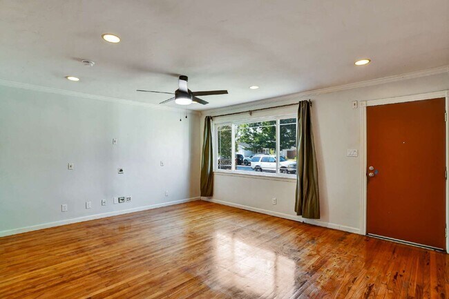 Building Photo - 229 Seabiscuit Dr