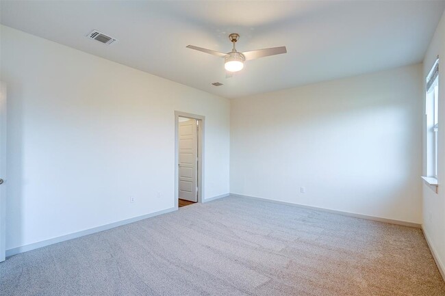 Building Photo - 4613 Tully Dr