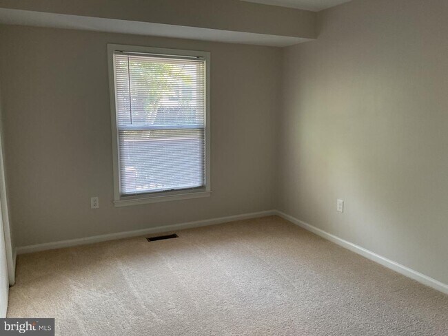 Building Photo - 8904 Grass Valley Ct