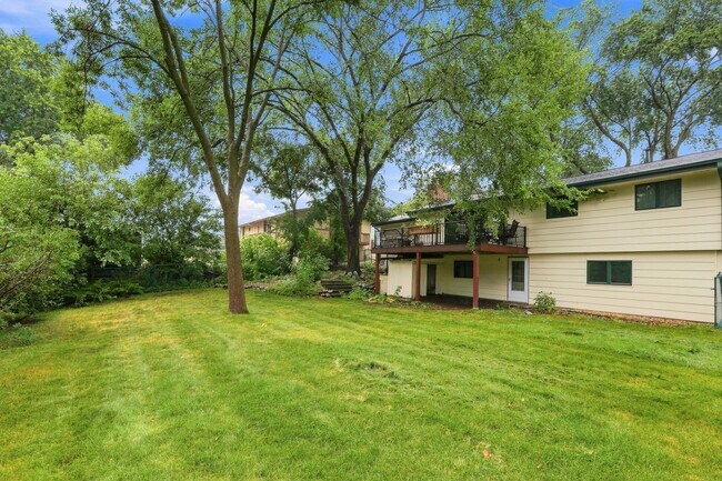 Building Photo - 4977 Zealand Ave N