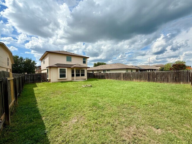 Building Photo - Beautiful 3 bedroom, 2.5 bathroom in Avery...