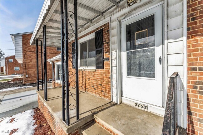 Building Photo - 27681 Lakeshore Blvd