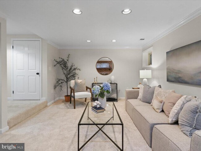 Building Photo - 3001 Federal Hill Dr