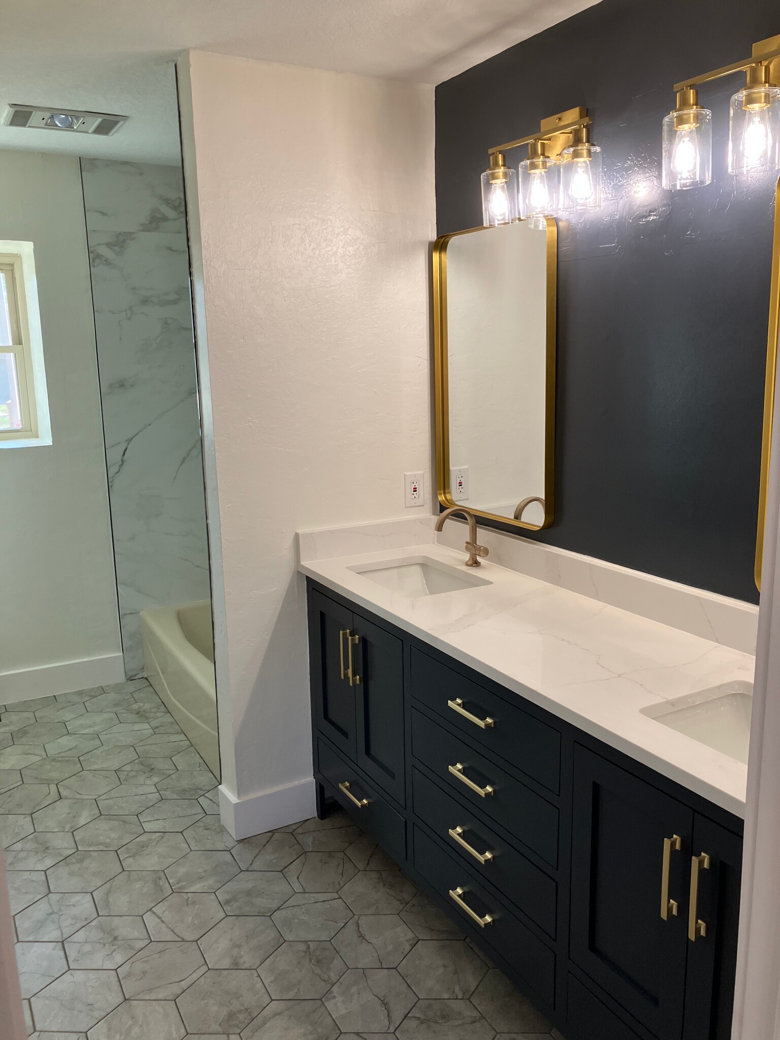 Building Photo - 3221 Cove Hollow Ct