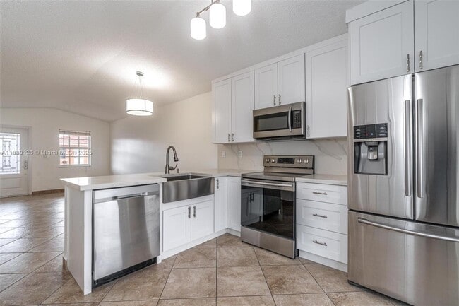 Building Photo - 2236 W 74th Pl