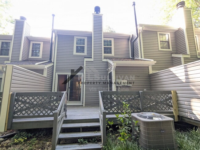 Building Photo - 4 Willow Bridge Dr