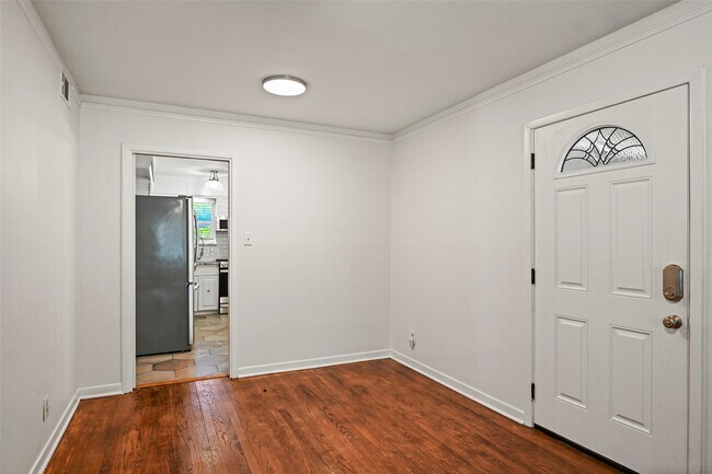 Building Photo - 4413 W 43rd St