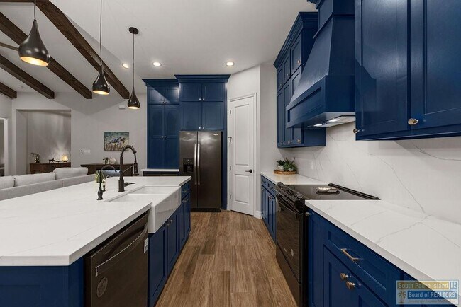 Building Photo - 124 Torrey Pines Dr