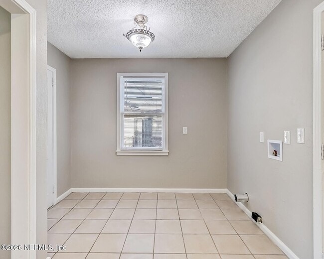 Building Photo - 1901 Pullman Ct
