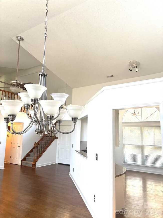 Building Photo - 3412 Armitage Dr