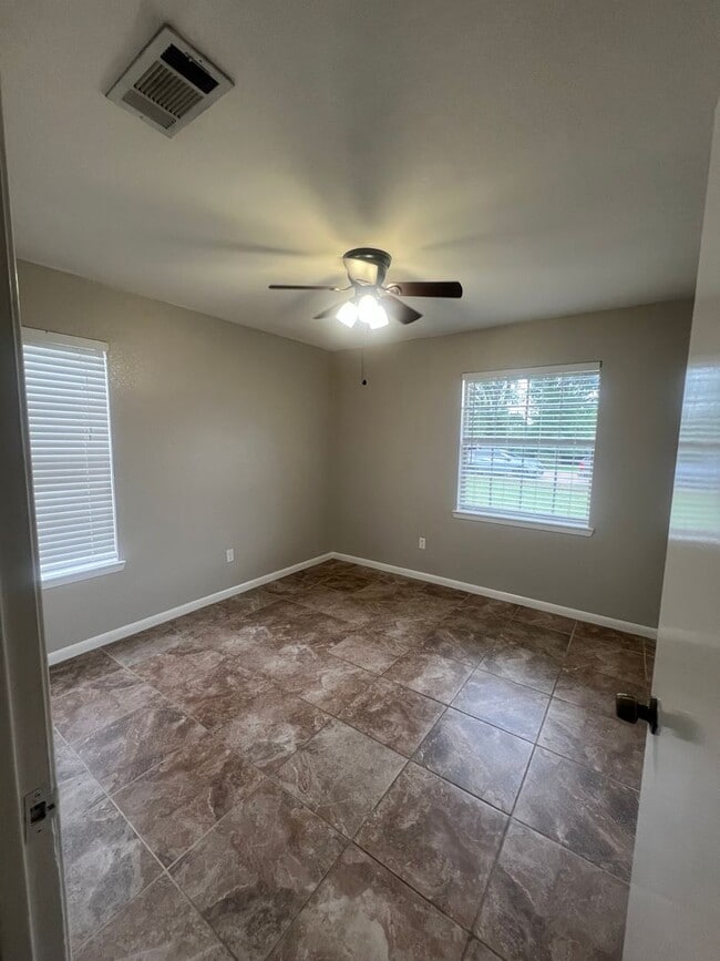 Building Photo - Lorena ISD