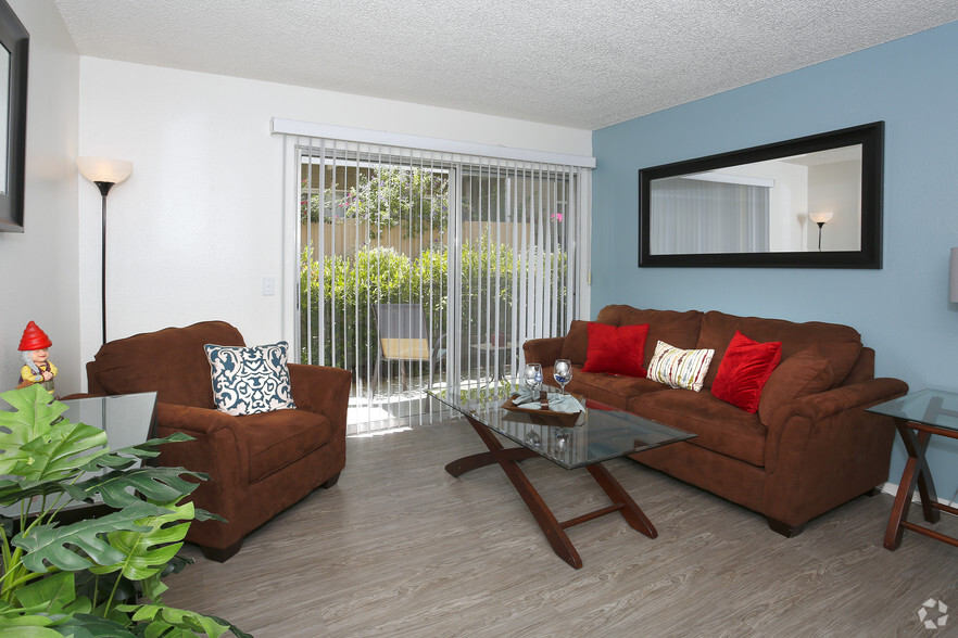 2 BR, 2 BA - 839 SF - Vista Gardens Apartments