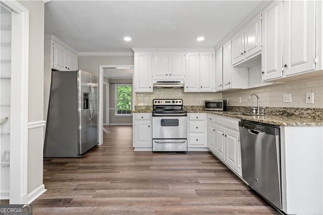 Building Photo - 4752 Forest Glen Ct NE