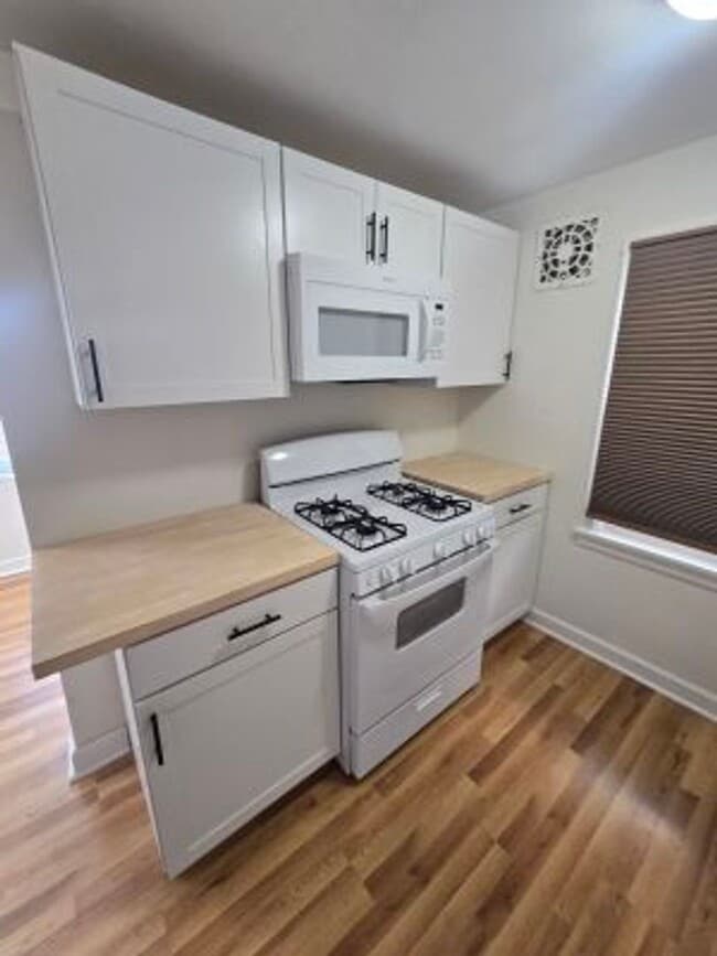 Building Photo - $1350 3 bedroom house in Bon Air