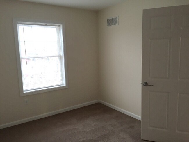 Building Photo - 80 Sentinel Court