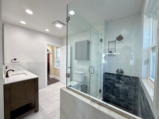 Building Photo - 36 Annavoy St