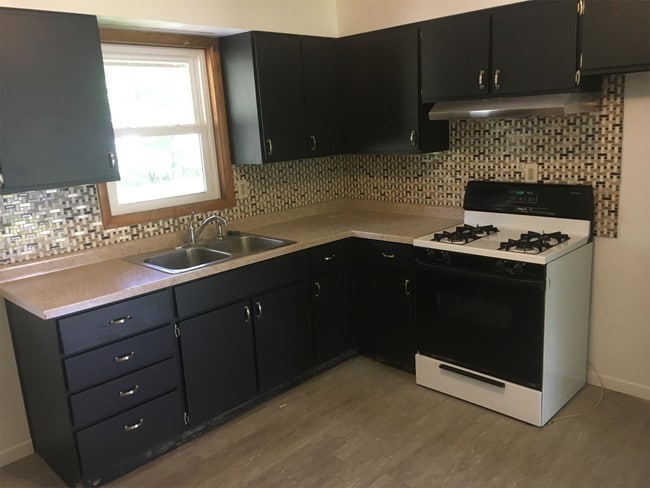 Building Photo - 108 Hillsdale St