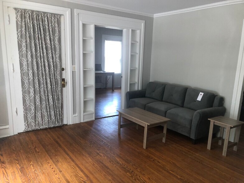 Living room - 126 Hudson St