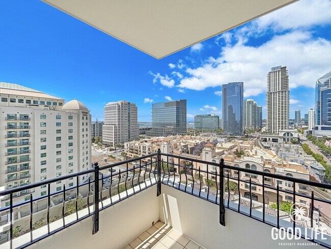 Building Photo - Sophisticated 1BD/2BA Condo in Marina District with City & Bay Views, Office & Resort-Style Ameni...