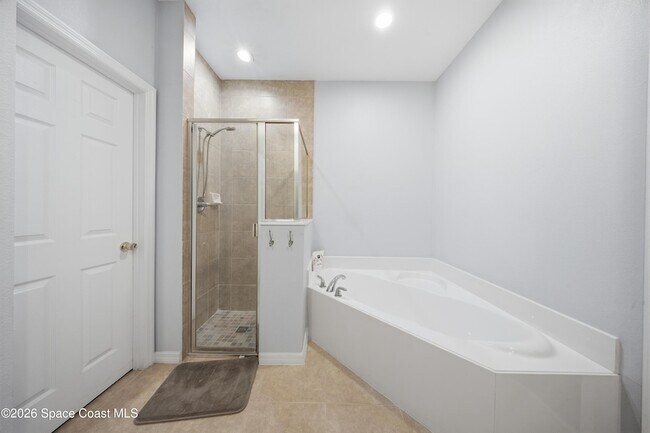 Building Photo - 2039 Tullagee Ave