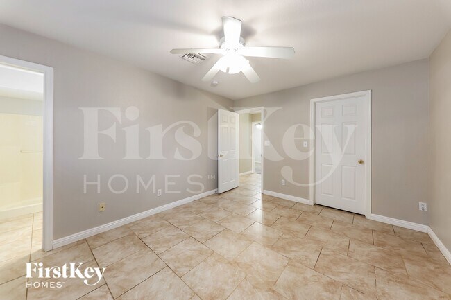 Building Photo - 5314 W Altadena Ave
