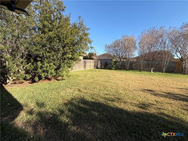 Building Photo - 115 Sandstone Ct