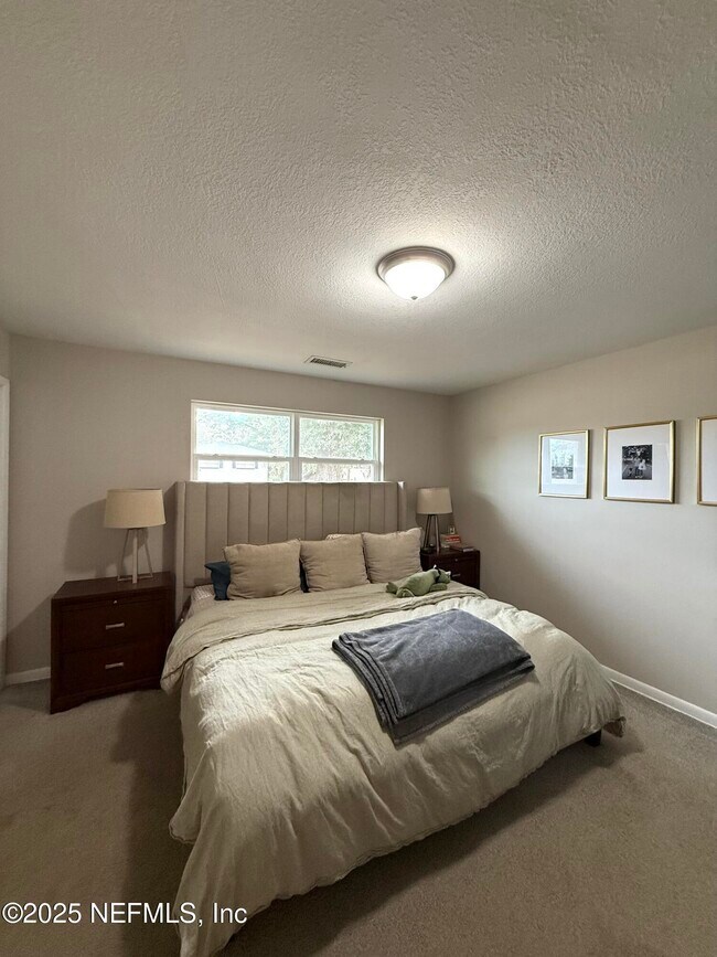 Building Photo - 1272 Arlingwood Ave