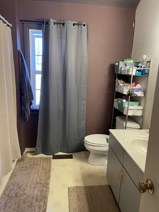 Building Photo - 484 Dry Bridge Rd