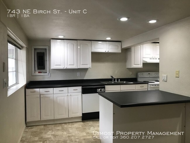 Primary Photo - DOWNTOWN CAMAS - ONE BEDROOM