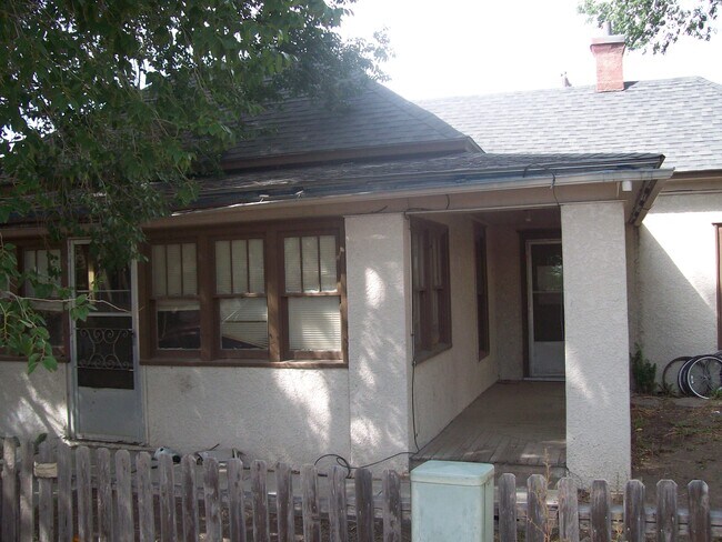 Primary Photo - 35 Conejos Ave