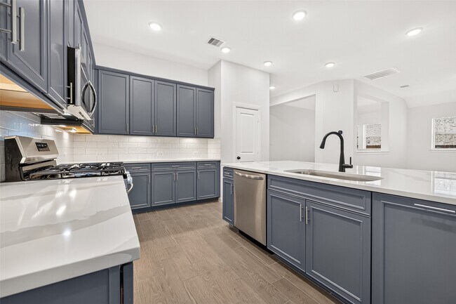 Building Photo - 453 Embden Rim Dr