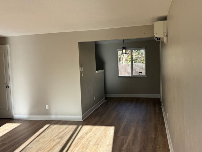 Building Photo - 3 Bedroom home