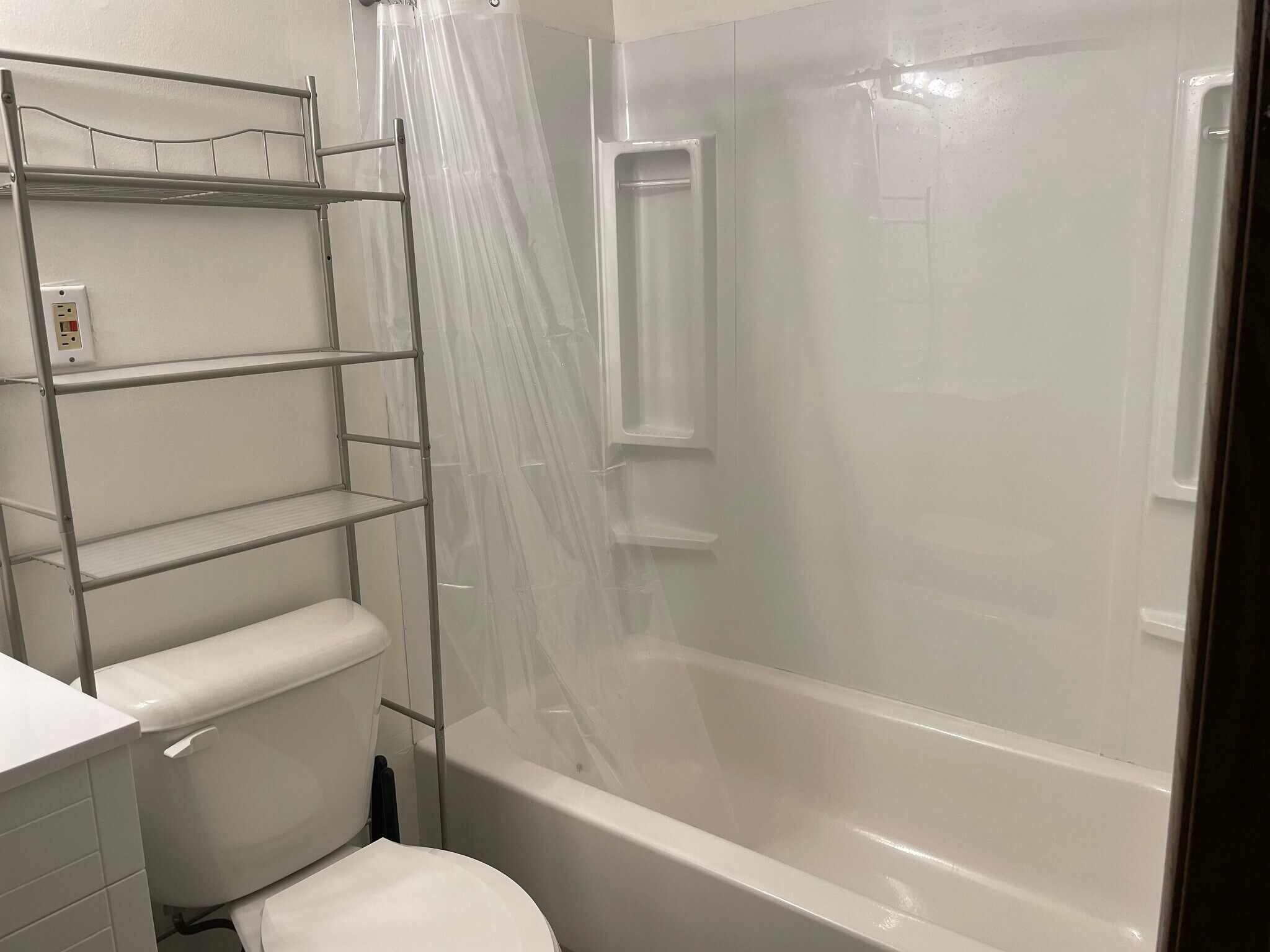 Bathroom - 5523 Ellsworth Ave