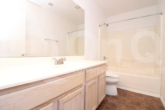 Building Photo - 13349 W Desert Rock Dr