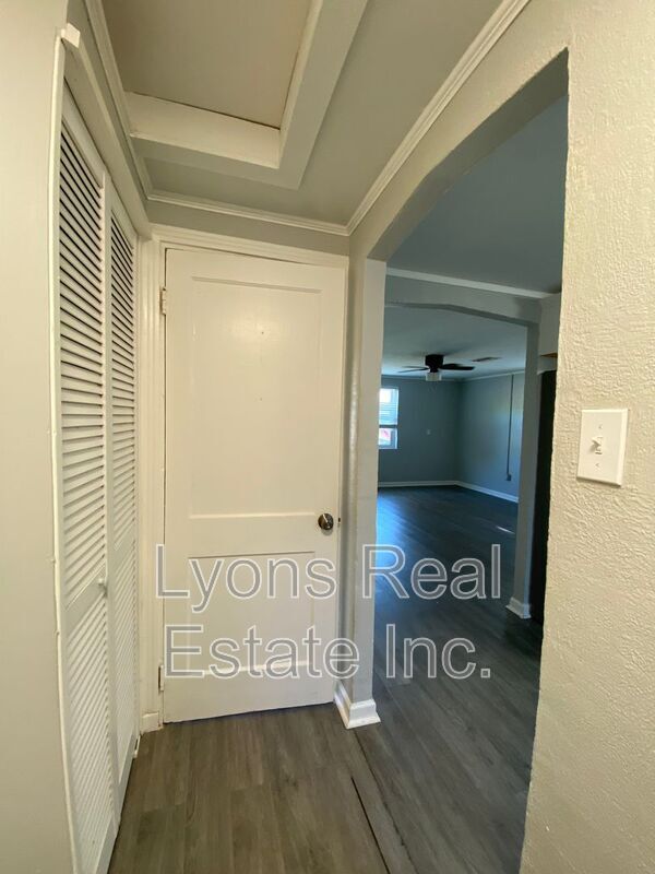 Building Photo - 1537 Piney Rd