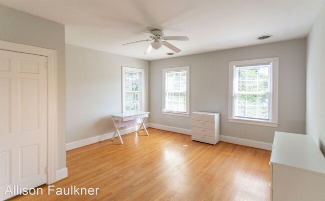 Building Photo - 4 br, 3.5 bath House - 1303 E. Fifth St