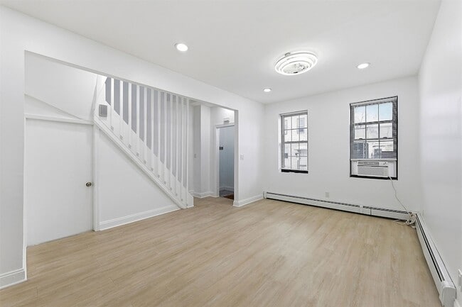 Building Photo - 803 West St