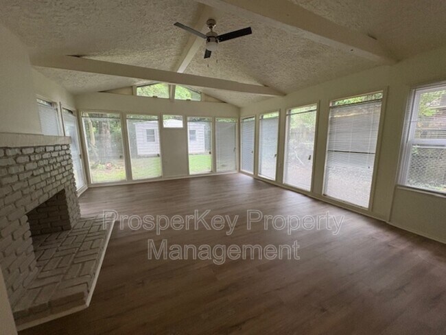 Building Photo - 2024 Yancey Ave