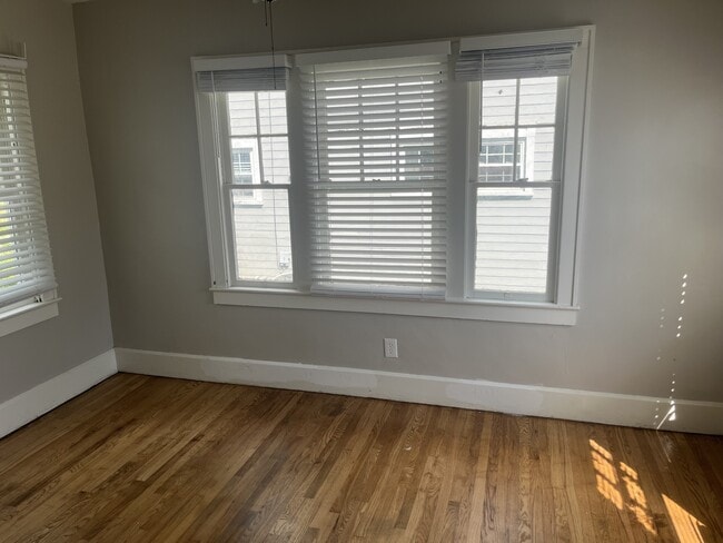 Building Photo - 370 Terrace Dr