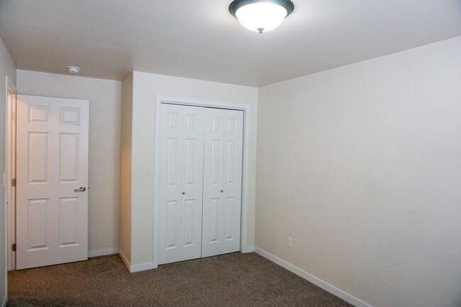 Building Photo - 3 Bed 2 Bath Twin Home