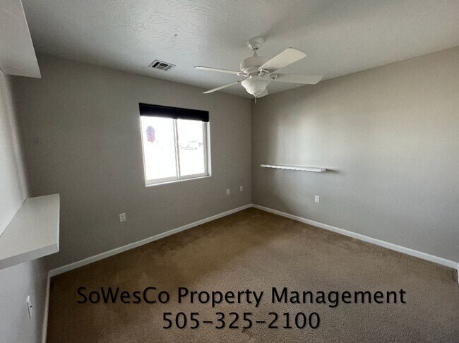 Building Photo - FOUR Bedroom Newer Home in Aztec