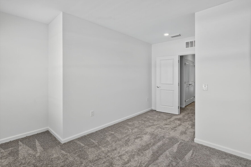 Building Photo - 27823 Solis Grande Dr