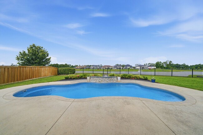 Building Photo - 28014 Woodland Bend Way