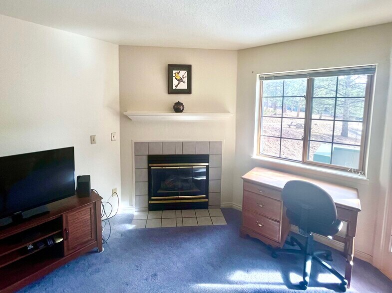 Building Photo - 31819 Rocky Village Dr