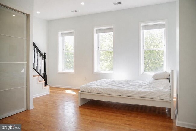 Building Photo - 1605 New Jersey Ave NW