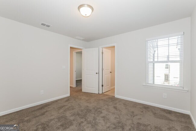 Building Photo - 1605 Villageside Ct